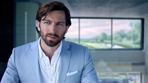 chanel reclame michiel huisman|Michiel Huisman schittert in Chanel reclame (video) .